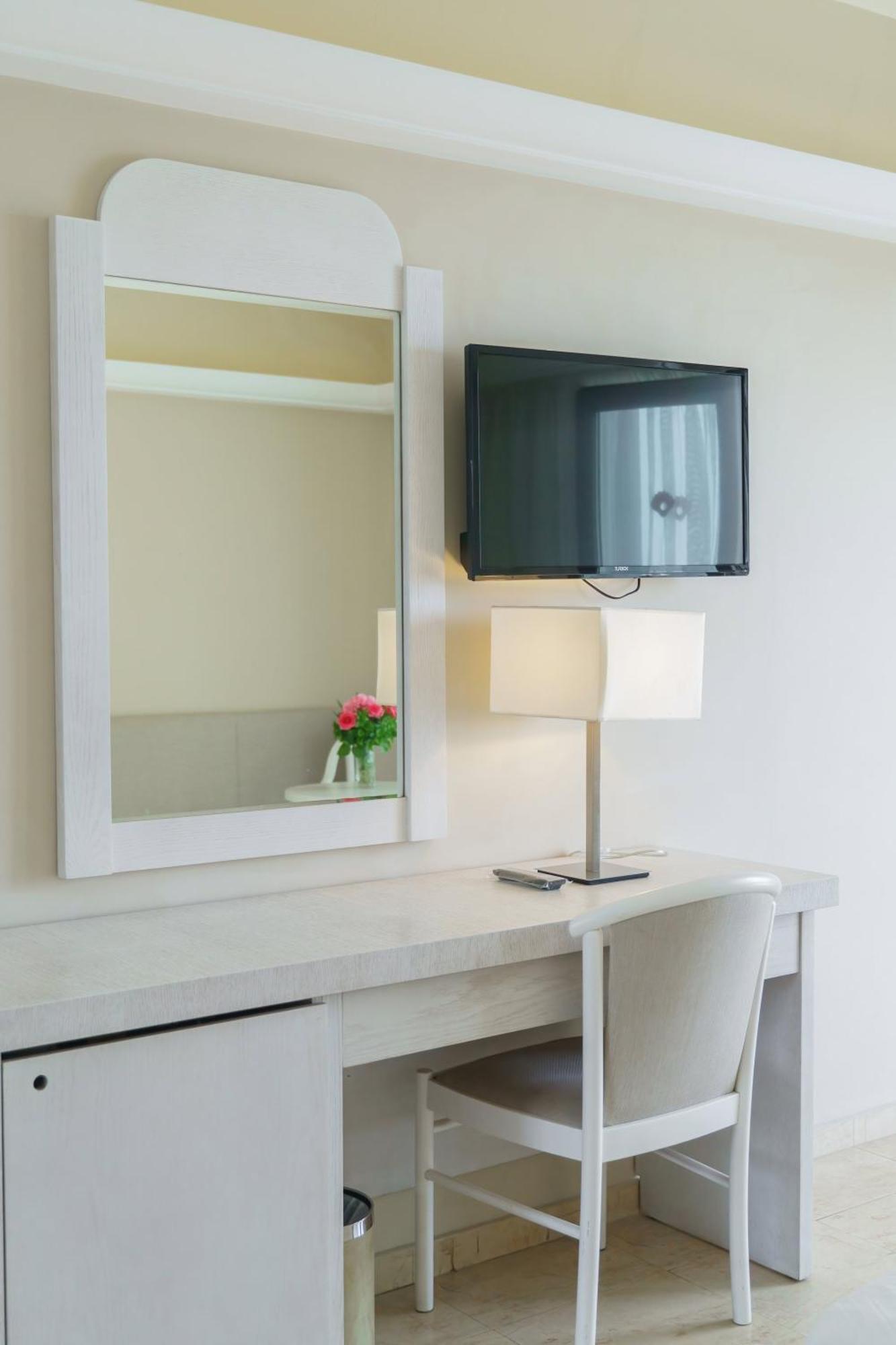 Pearl Beach Rethymno  Room photo