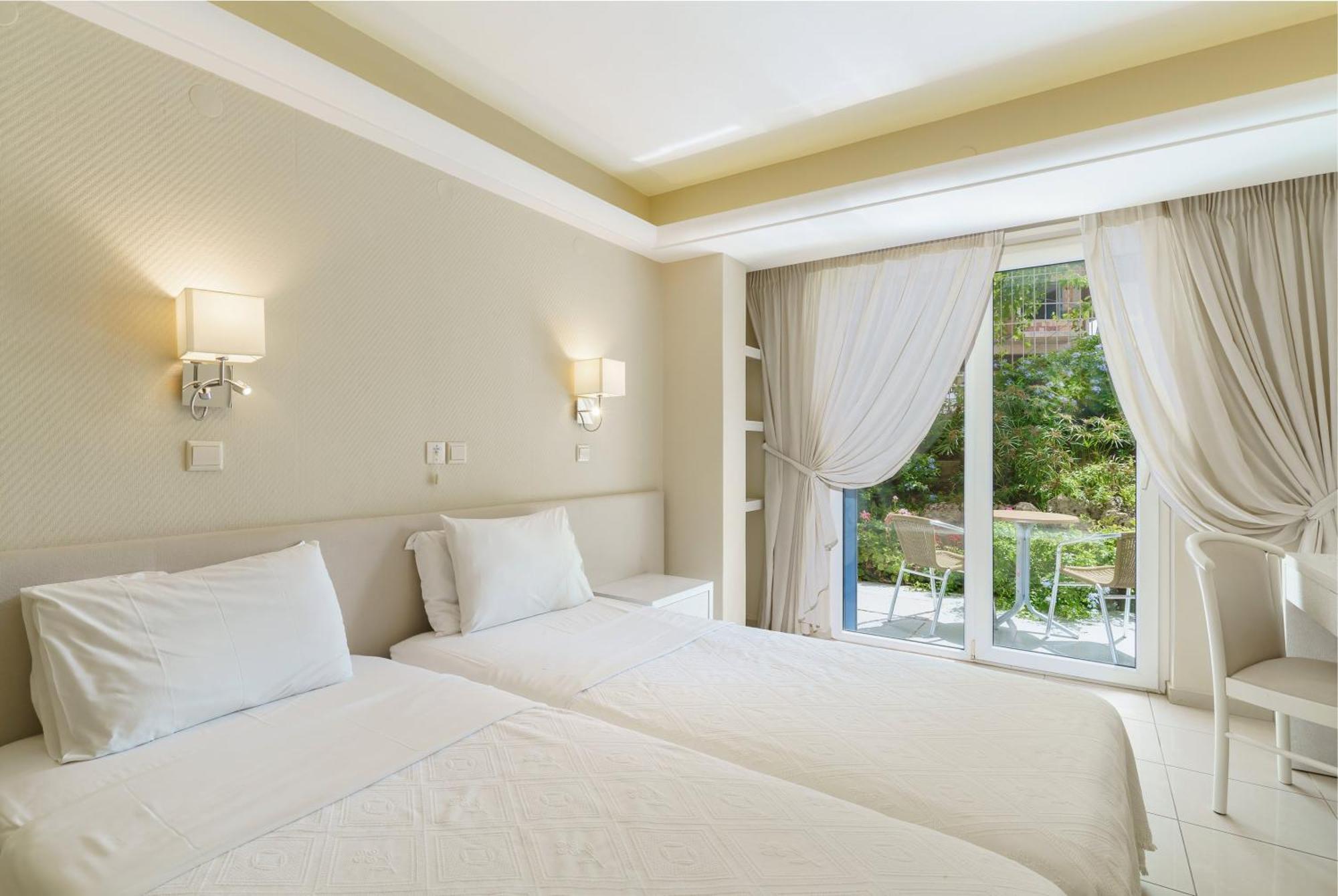 Pearl Beach Rethymno  Room photo