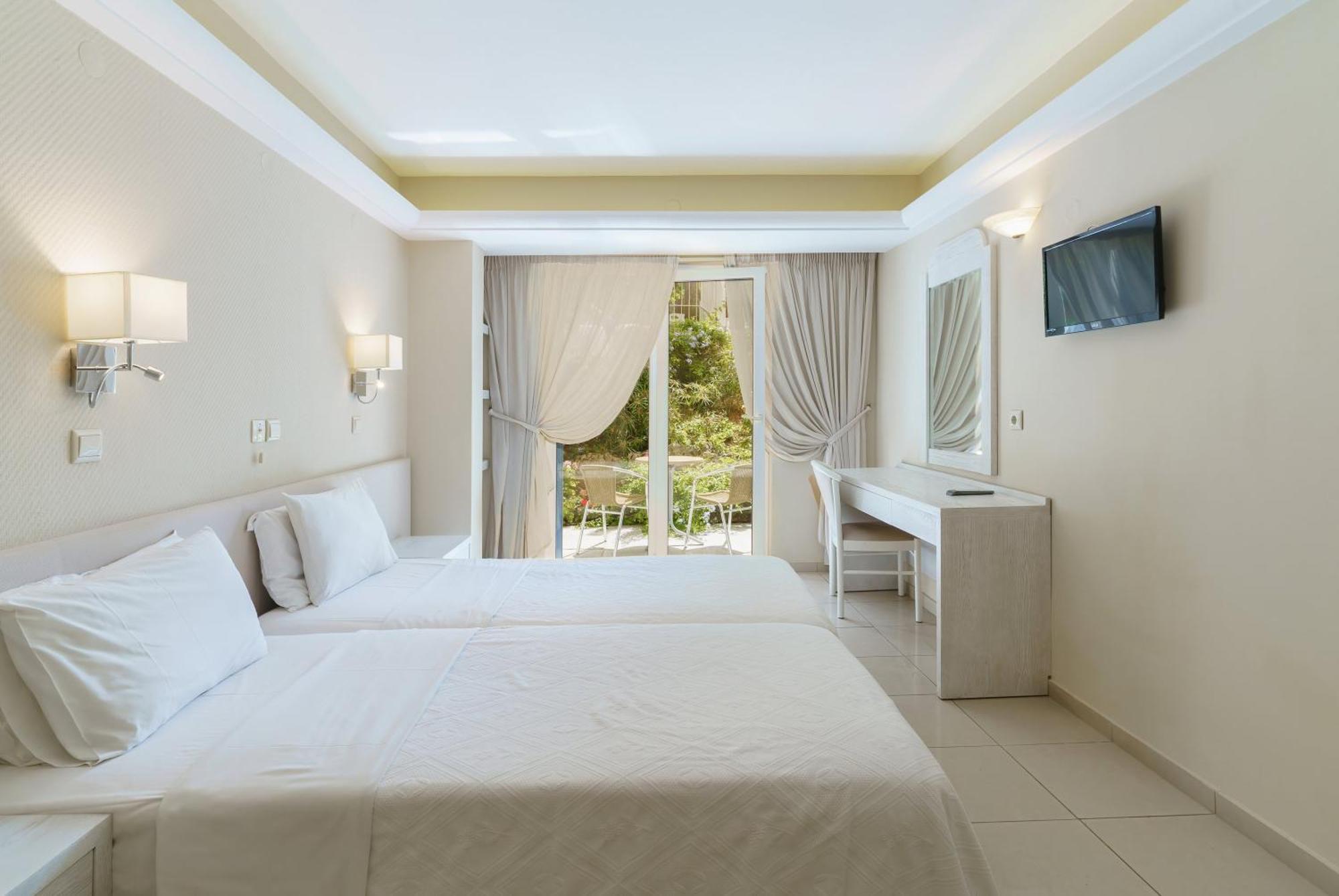 Pearl Beach Rethymno  Room photo