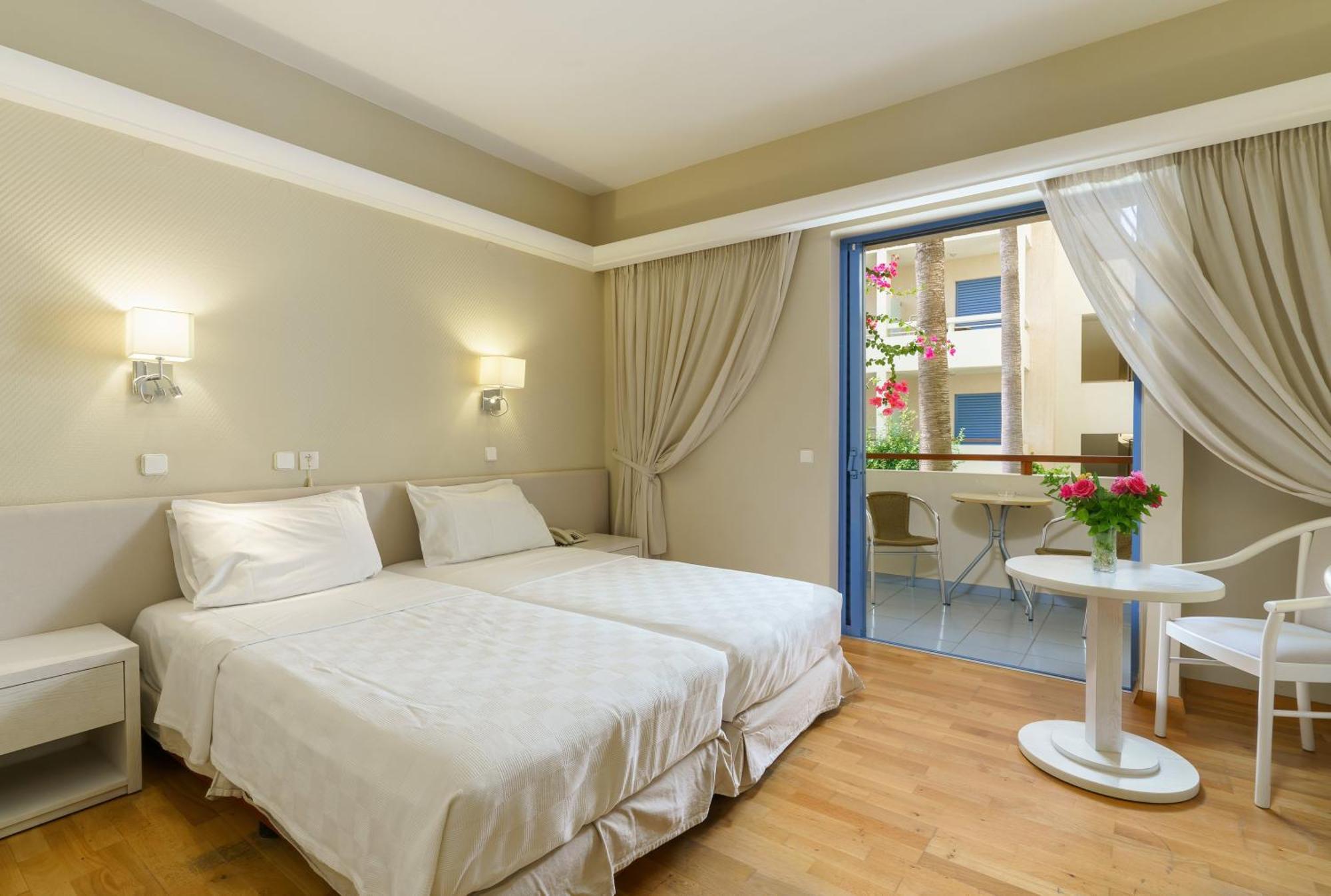 Pearl Beach Rethymno  Room photo